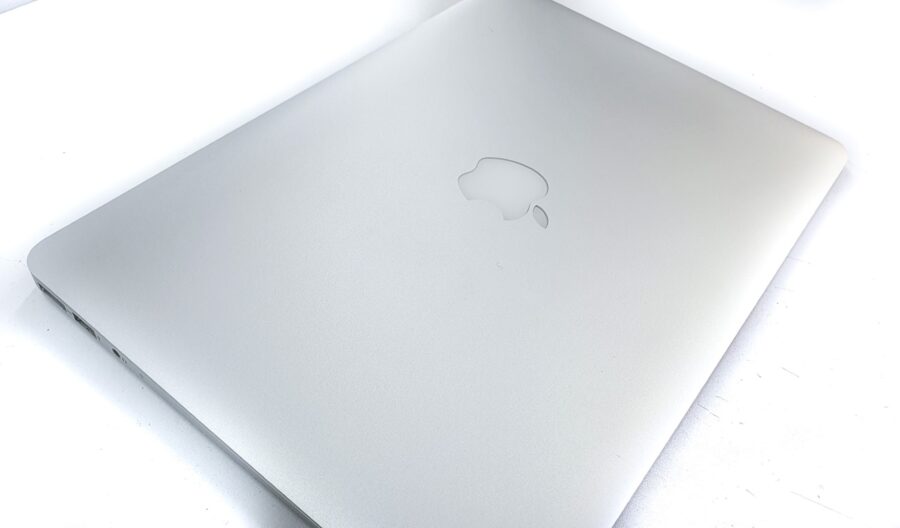 Apple MacBook Air (13 inch Mid 2012) A1466 - Image 3