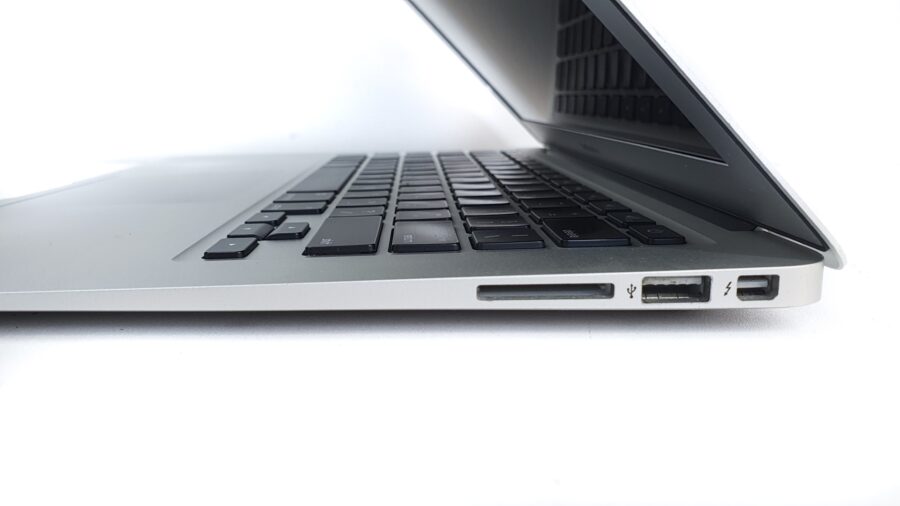 Apple MacBook Air (13 inch Mid 2012) A1466 - Image 9