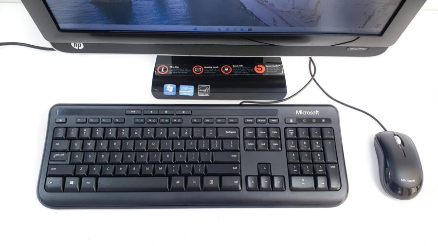 21.5" HP Omni 220-1010a All-in-One PC with keyboard and mouse - Image 3