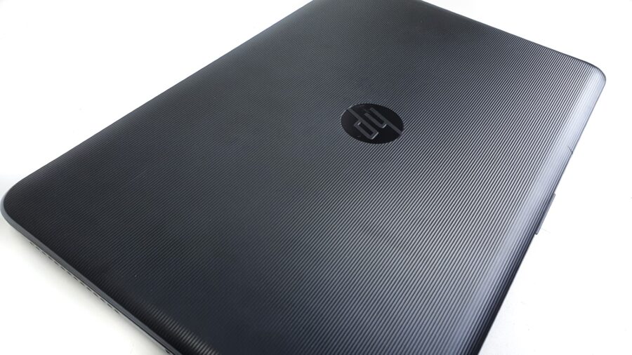 15.6 inch HP 15-ba009dx laptop - AMD Quad-Core, 8GB RAM, 640GB HDD - Image 4