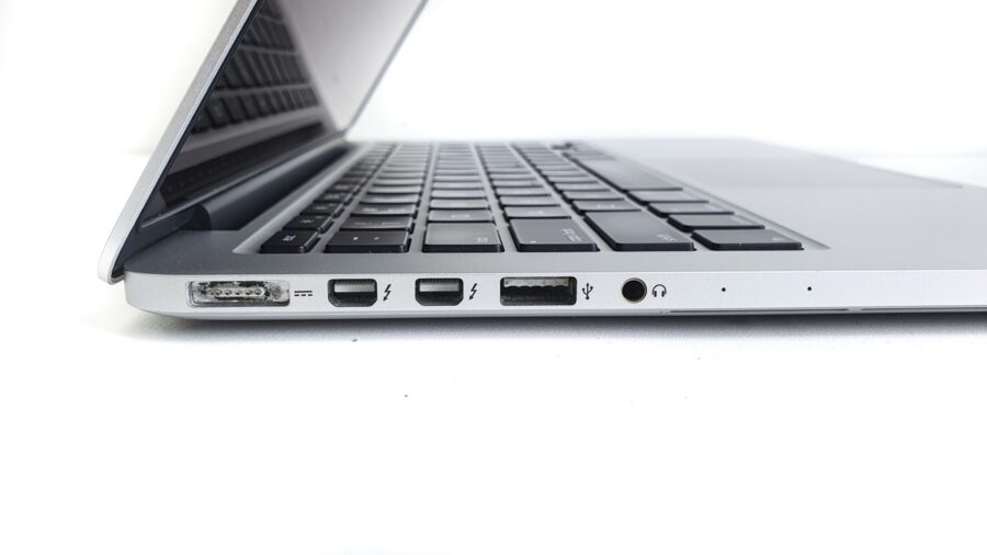 Apple MacBook Pro 13-Inch Retina "Core i5" 2.7 Early 2015 - Image 10