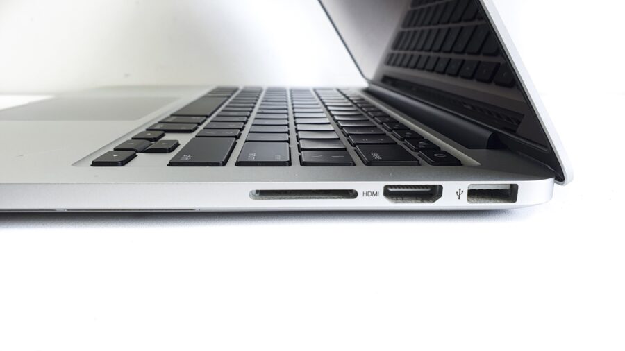 Apple MacBook Pro 13-Inch Retina "Core i5" 2.7 Early 2015 - Image 8