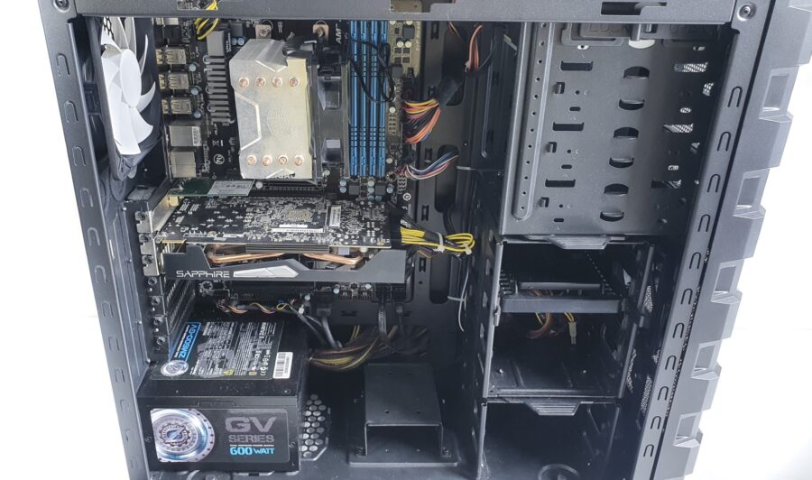 Budget Gaming PC - Radeon R9 270X, 16GB RAM, 250GB SSD - Image 4