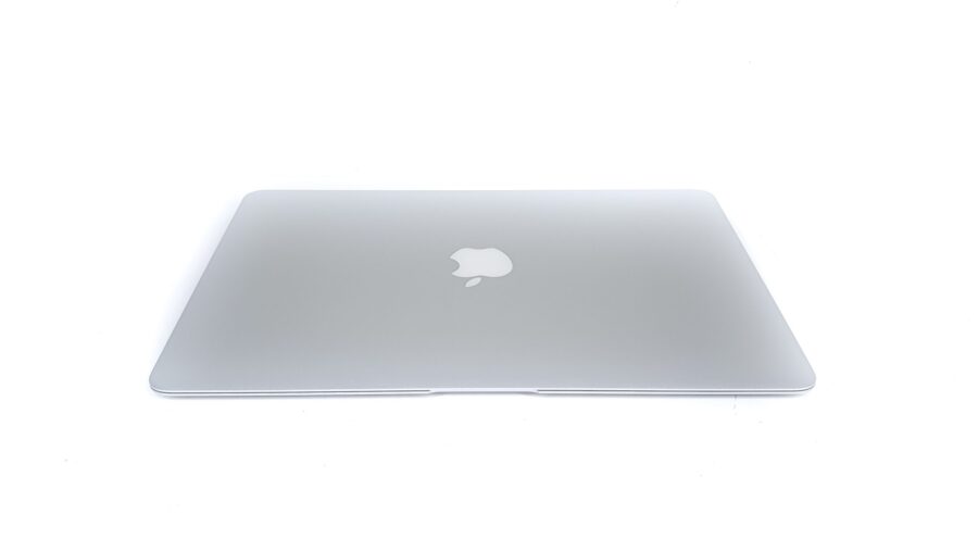 Apple MacBook Air (13 inch, Early 2015) A1466 - Image 2