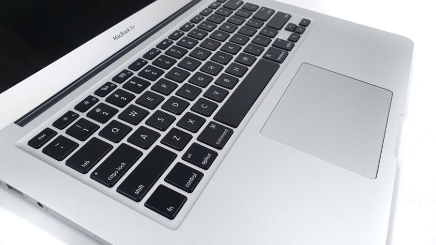 Apple MacBook Air (13 inch, Early 2015) A1466 - Image 7