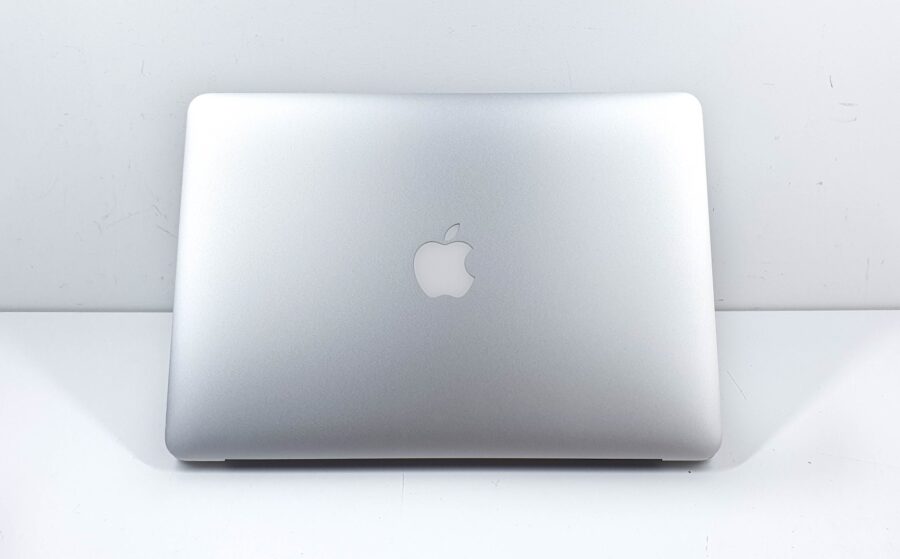 Apple MacBook Air (13 inch, Early 2015) A1466 - Image 4