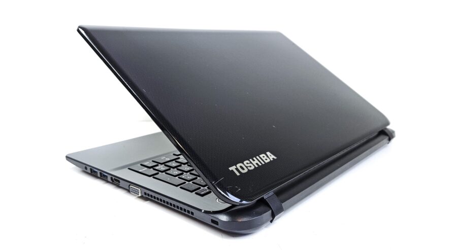 15.6" Toshiba Satellite L50-B laptop - i7 4th Gen, 8GB RAM, 240GB SSD - Image 2