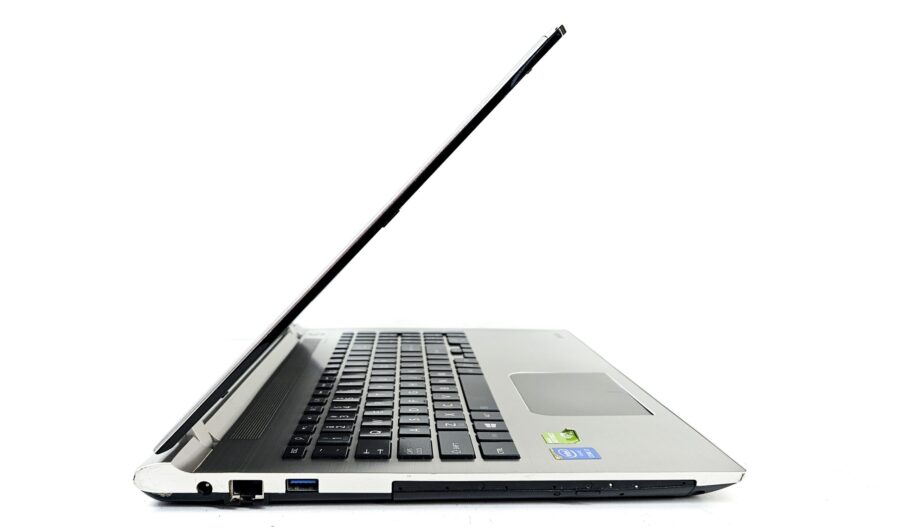 Toshiba Satellite P50-C laptop - i7 5th Gen, 16GB RAM, 240GB SSD - Image 7