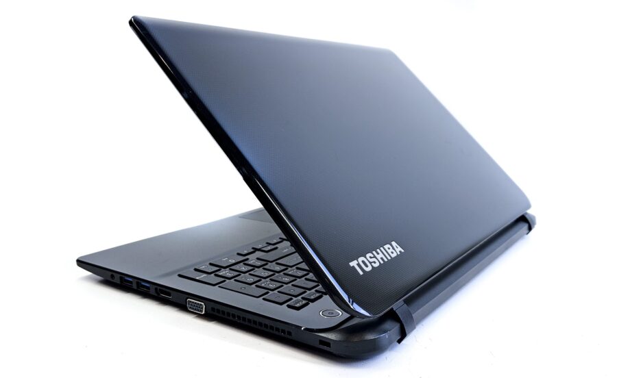 15.6" Toshiba Satellite L50-B laptop - i5 4th Gen, 8GB RAM, 256GB SSD - Image 9