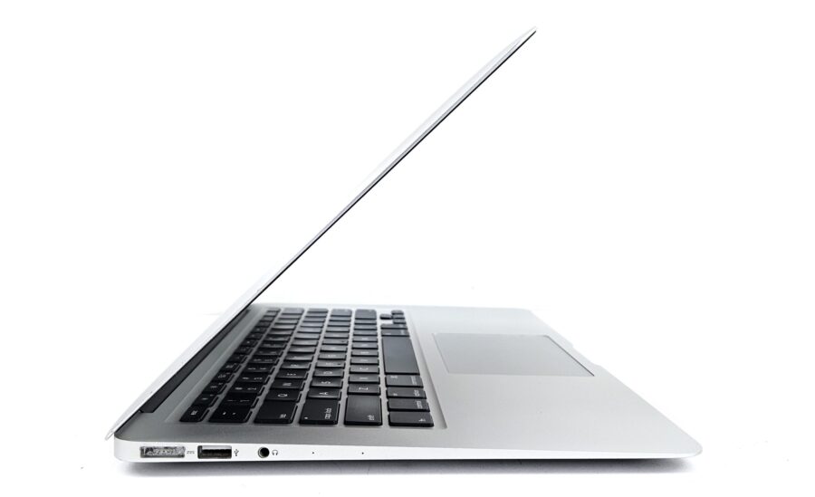 Apple MACBOOK AIR 13 inch Early 2014 - Image 7