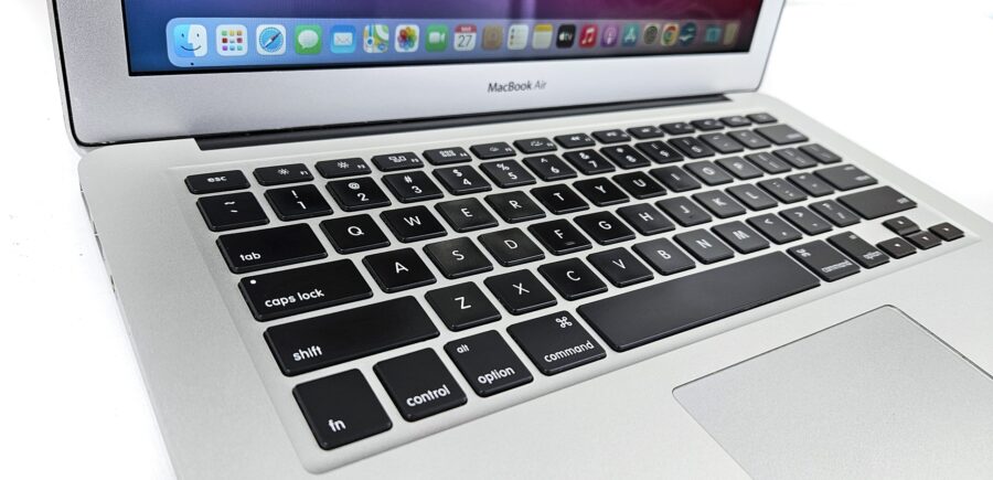 Apple MACBOOK AIR 13 inch Early 2014 - Image 6