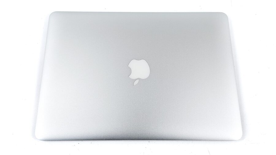 Apple MacBook Air (13 inch, Early 2015) A1466 - Image 2