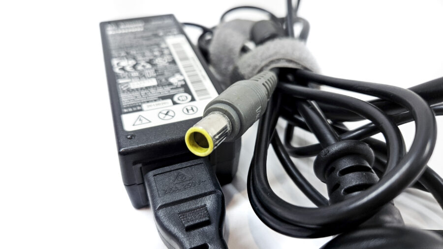 Original Lenovo 20V 65W 3.25A Power Adapter INCL POWER CORD - Image 3