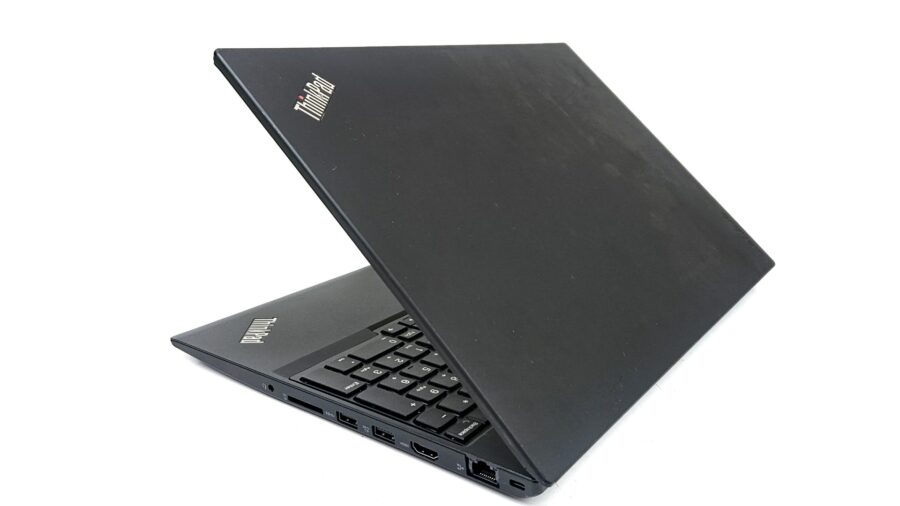 15.6" Lenovo ThinkPad T570 laptop - i5 7th Gen, 16GB RAM, 256GB SSD - Image 4